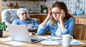 Balancing Work and Taking Care of Elderly Parents Without Burnout